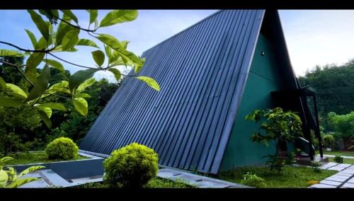 Devikolam Otro | Elephant Pub - River Valley Huts by Antara