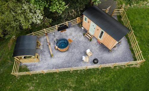 Bont Newydd Cabina | Elephant View Shepherds Hut
