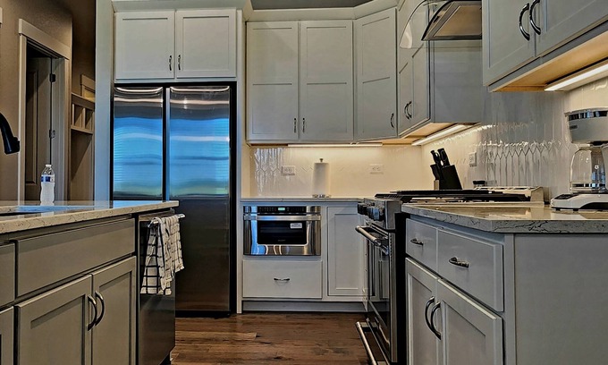 Loveland Casa | Elevated Elegance -> 1st-floor Master -> Super Hosts with Rave Reviews!