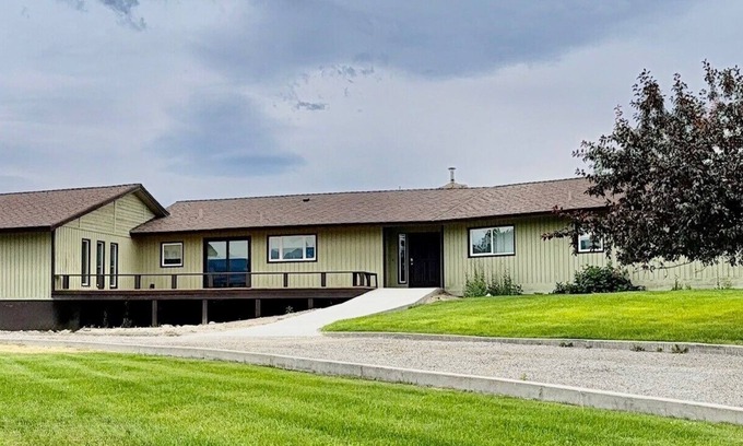Grantsdale Casa | Elevated Elegance with Golf Course Access & Panoramic Valley Views