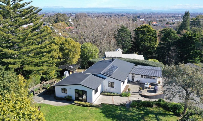 Havelock North Casa | Elevated family home near Te Mata Peak