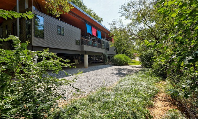 Norman Casa | Elevated Stay at White Owl Creek