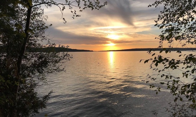Munising Cabaña | Vista elevada en Lk Superior, escapada romántica, arbolado,