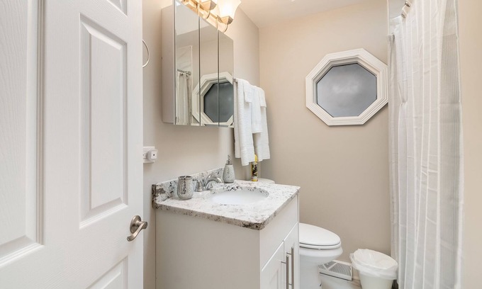 Elgin Casa | Elgin FHS Rental - Jay St