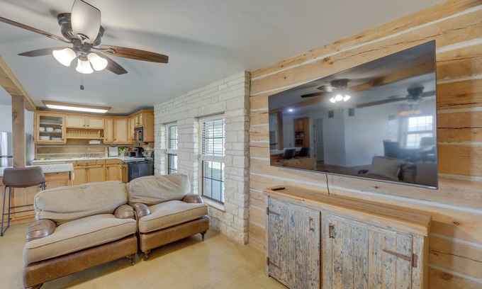 Elgin Cabina | Elgin Retreat at Charming Country Cabin!