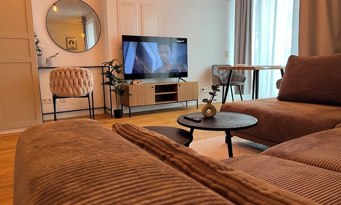 Raderthal Apartamento | Elite Apartment /Quiet /Netflix /Elevator