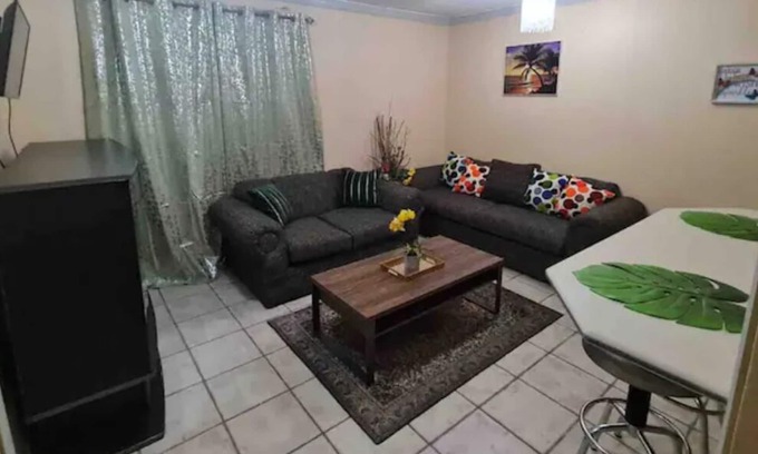 Constant Spring Apartamento | Elite Dream Getaway at Oaklands Apt