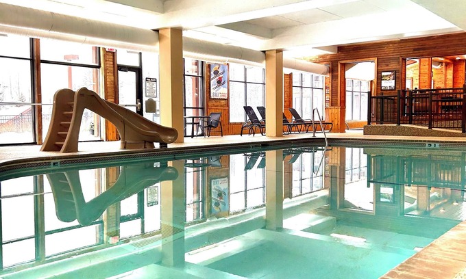Lutsen Condominio | Elite End Unit Mtn/Pool View/Ski-In/Ski-Out