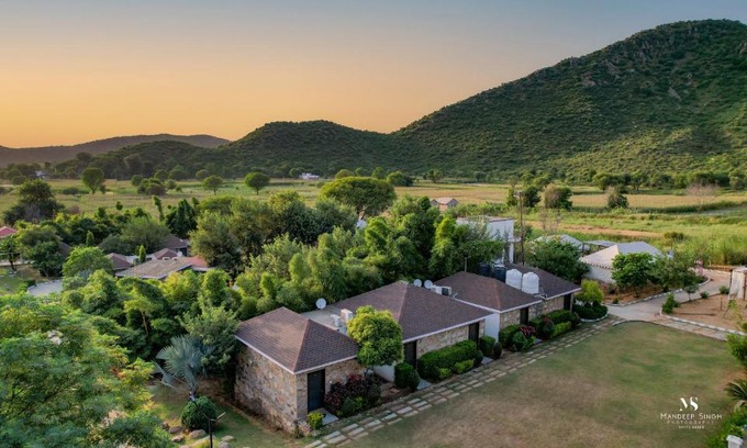 Viratnagar Complejo | Elite Valley Grassfield Resort