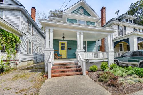 Elizabeth City Casa | Elizabeth City Home with Fire Pit Less Than 1 Mi to Downtown
