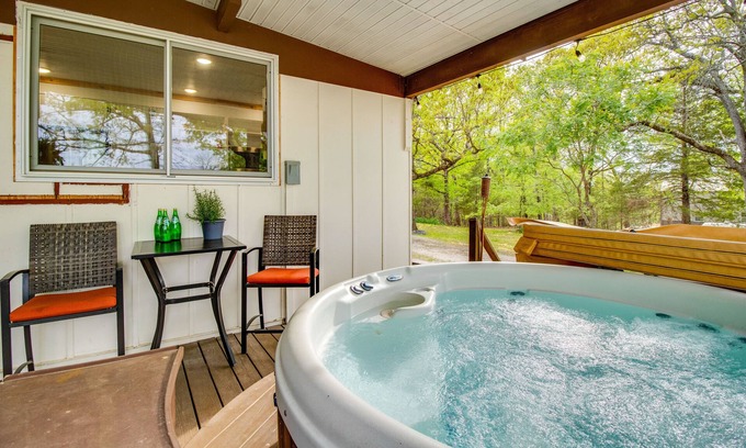 Elizabeth Casa | Elizabeth Vacation Rental w/ Private Hot Tub!