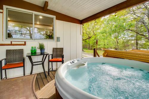 Elizabeth Casa | Elizabeth Vacation Rental with Private Hot Tub!