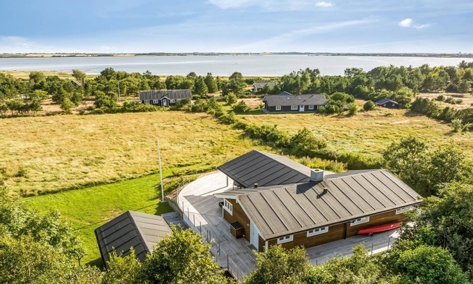Fur Casa | "Eljas" - 200m to the inlet by Interhome