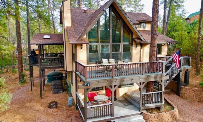 Pine Cabina | Amplio refugio de chalet, 3 cubiertas, recientemente renovado Fauna salvaje
