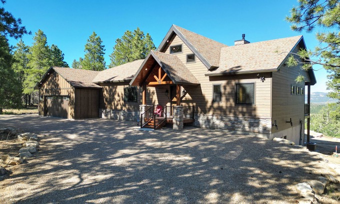 Mammoth Creek Cabina | Elk Haven - A hidden retreat in the hills