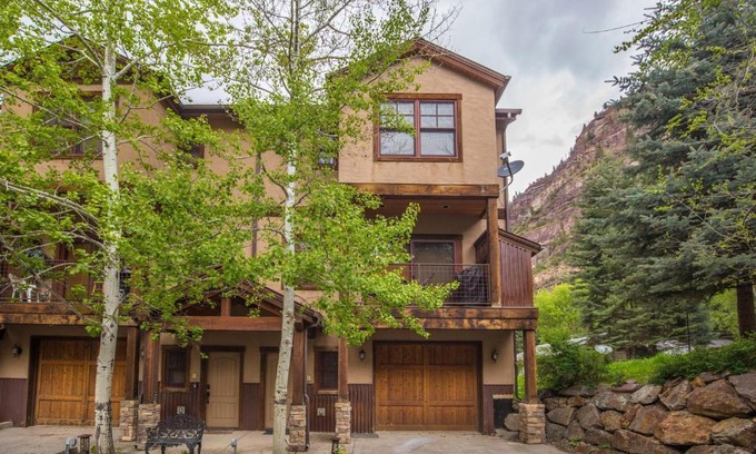 Ouray Casa | Elkhorn Townhome 1939
