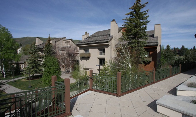 Sun Valley Casa | Elkhorn Village