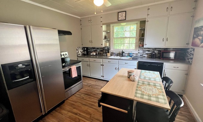 Jonesville Apartamento | Elkin Apartment - Walk to Main St. Social District