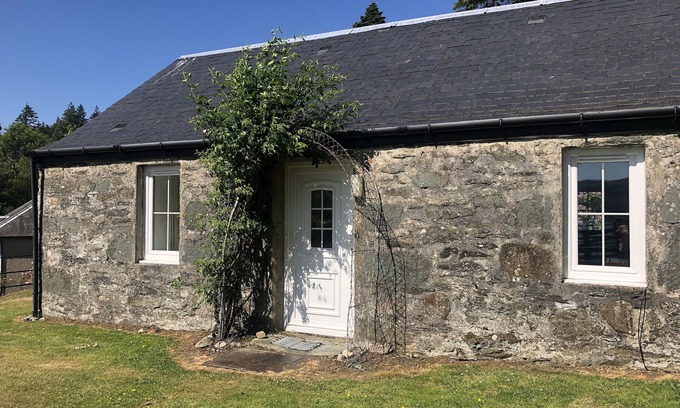 Lochgilphead Casa | Ellary Cottage - Acogedor, romántico escape junto al agua, capacidad para 2-4