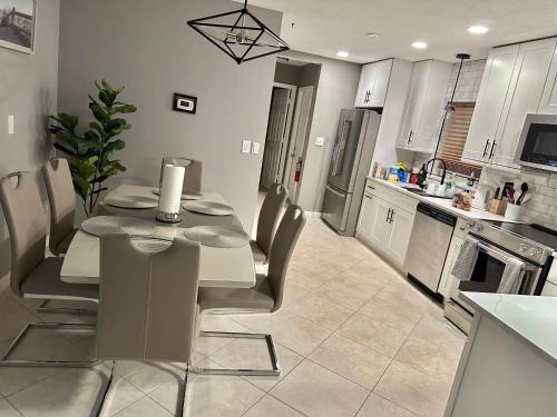 Oakland Park Apartamento | Elle’s Place