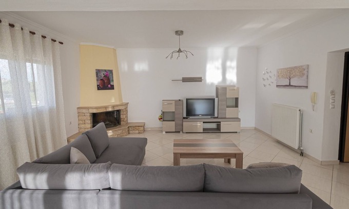 Flogita Casa | Elli Lux Home by Rentals Pro