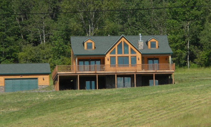 Ellicottville Chalet De Esquí | Ellicottville chalet - beautiful home, gorgeous views, 5min to village & hills.