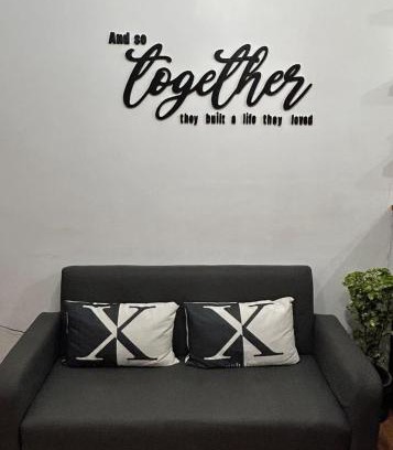 Dasmarinas Apartamento | Ellie's Tiny House - Cozy Getaway with Kitchen & Pool Access near SM Dasmariñas