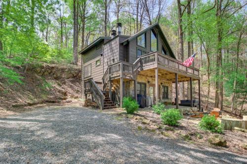 Walnut Mountain Casa | Ellijay Cabin 7 Mi to Dtwn Hot Tub and Mtn Views