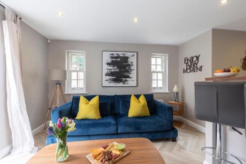 Cheltenham Apartamento | Elliot Oliver - 2 Bedroom Garden Apartment With Parking