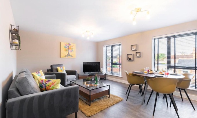 Gloucester Apartamento | Elliot Oliver - Luxurious Two Bedroom Apartment With Parking