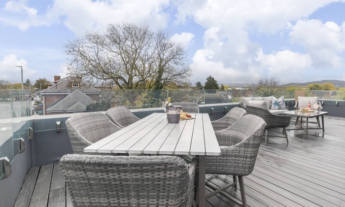 Gloucester Apartamento | Elliot Oliver - Stunning 3 Bedroom Penthouse With Large Terrace And Parking