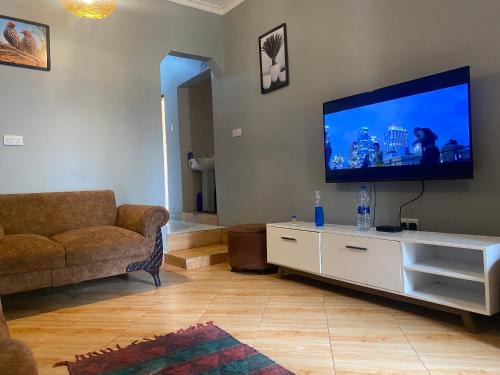 Dar es Salaam Apartamento | Elly's private House