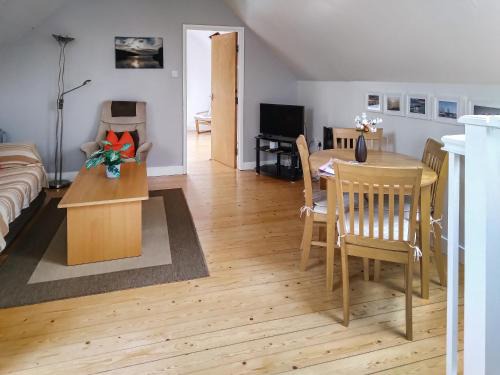 Upton Casa | Elm Loft