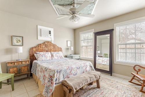 Seguin Casa | Elm Street Cottage