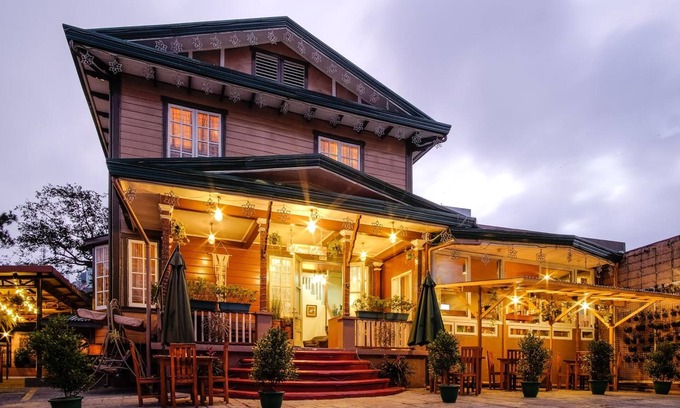 Baguio Hotel | Elmar Cabin