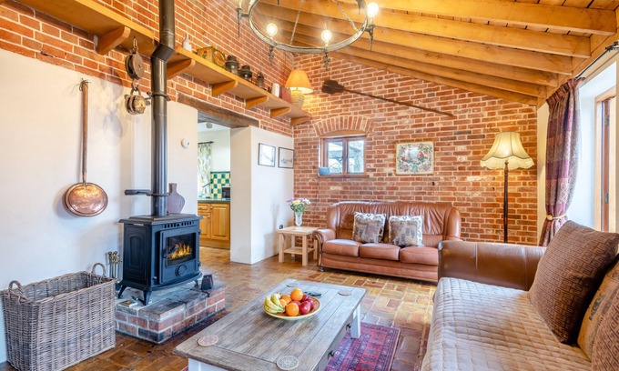 Wangford Casa | Elms Barn - Seis Habitaciones Casa, Capacidad 12