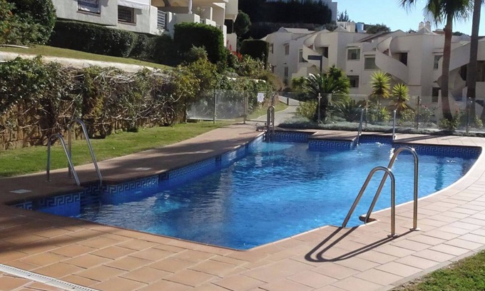 Elviria Apartamento | Elviria 2-Bed Apt, Sleeps 4, Pool, 20m to Beach