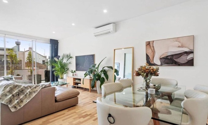 Elwood Casa | Elite Elwood by Ready Set Stay