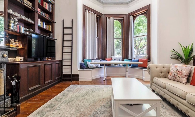 Elwood Apartamento | Elwood Manor A Restored Art Deco Gem