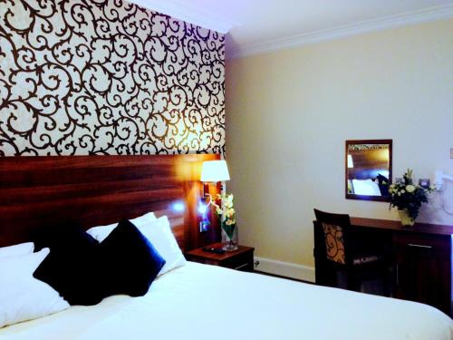Wolverhampton Hotel | Ely House Hotel