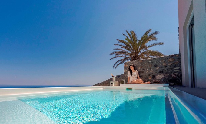 Finikia Casa | Elysian Santorini