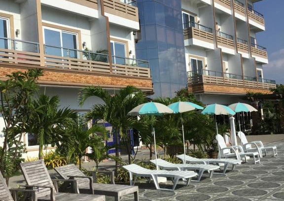 Bacnotan Hotel | EM Royalle Hotel & Beach Resort