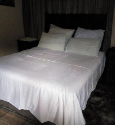 Standerton Casa | Emakhonkosi Guest House