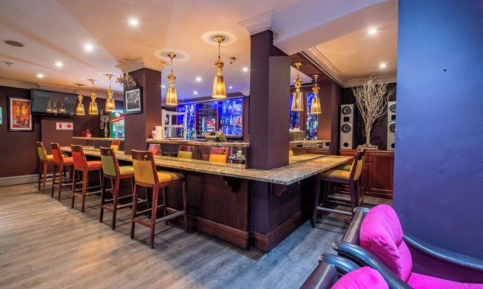 Essenwood Hotel | Emakhosini Hotel on East