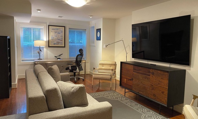 Dupont Circle Casa | Embassy Row, Beautiful Apt in Townhome, Patio