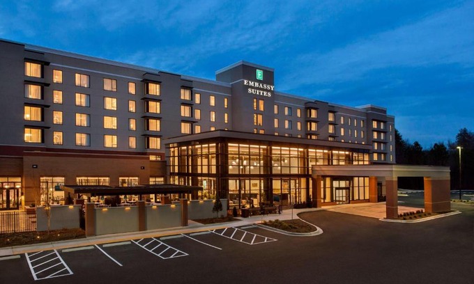 Duluth Hotel | Embassy Suites by Hilton Atlanta NE Gwinnett Sugarloaf