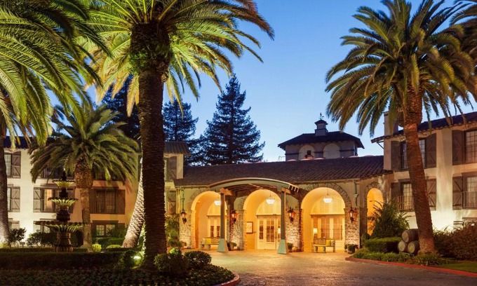 Napa Hotel | Embassy Suites by Hilton Napa Valley