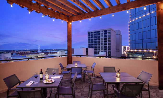 Downtown Fort Worth Hotel | Embassy Suites by Hilton Fort Worth Downtown