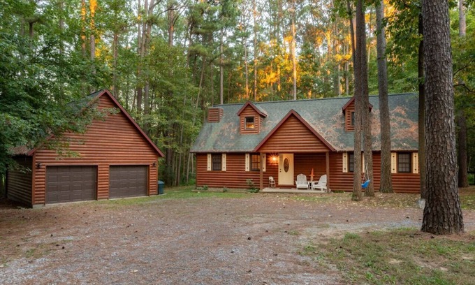 Carterville Cabina | Embers of Cambria - NEW Hot Tub! National parks and Wine Trails - SLEEPS 8