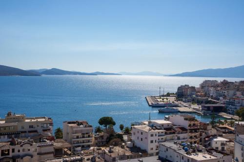 Qender Apartamento | emBrace Apartments